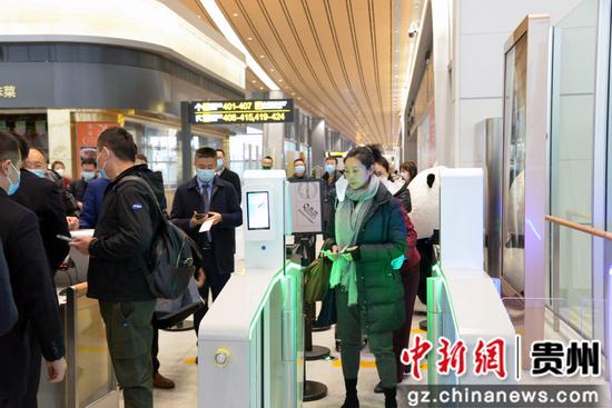 贵阳机场T3航站楼试运行 国航转场首日客座率超过70%