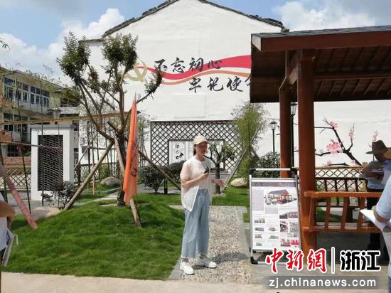 浙财大学生深入乡村采访、调研。浙江财经大学提供