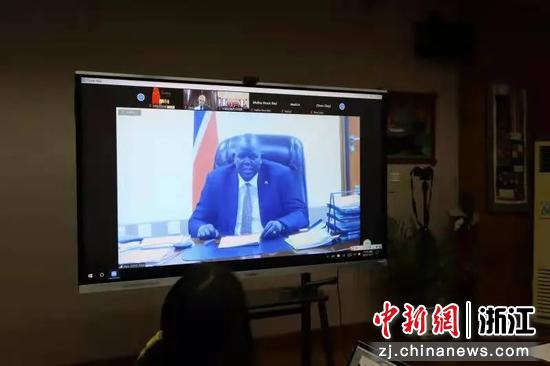 南苏丹外交与国际合作部副部长登格·达乌·登格·马利克致辞。方艺茜供图