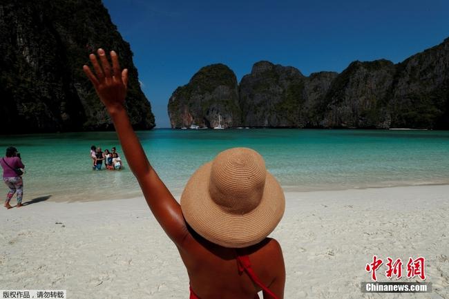 泰国重新开放世界著名海滩玛雅湾 曾因过度旅游生态受损