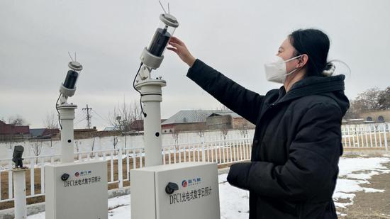 伊宁县3套北斗卫星风光互补自动气象站投入运行