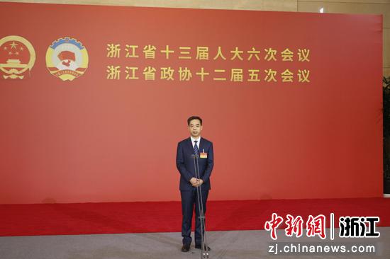 浙江省人大代表、浙江省人大常委会委员、浙江省人大监察司法委员会主任委员朱恒毅。 张斌 摄