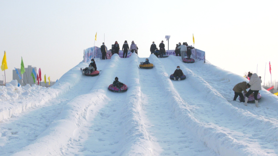 天山以南新疆尉犁縣大力發展大眾滑雪、滑冰等項目