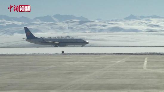 新疆首个高原机场完成首飞航班