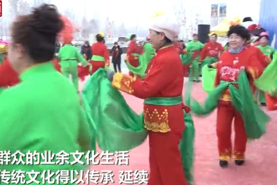 新疆兵團多地舉行社火表演喜迎新春