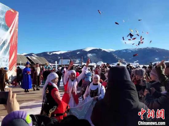 冰雪游热 新疆阿勒泰春节假期旅游接待数量效益双增长