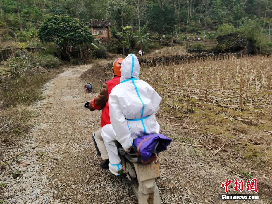 全域开展核酸检测,广西各地多支医疗队伍驰骋支援,他们翻山越岭,不畏
