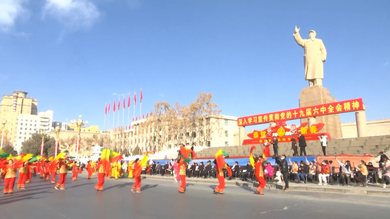 喀什市举行“福虎闹元宵•幸福喀什年”社火活动