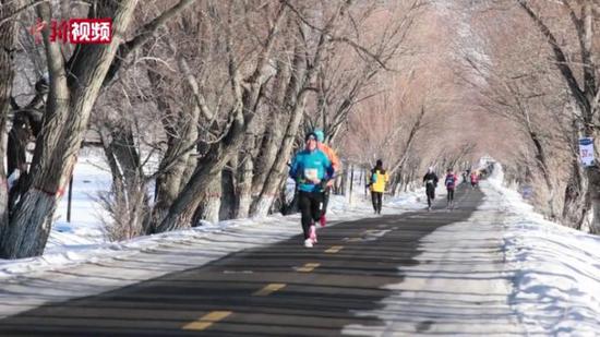 新疆霧凇馬拉松測線賽開跑