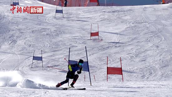 新疆首屆青少年高山滑雪錦標賽 開賽！