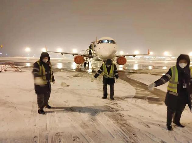 天津航空为特殊天气航班运行筑起安全屏障