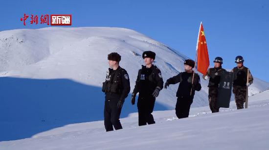 新疆阿勒泰邊防民警：風雪踏查 強邊固防