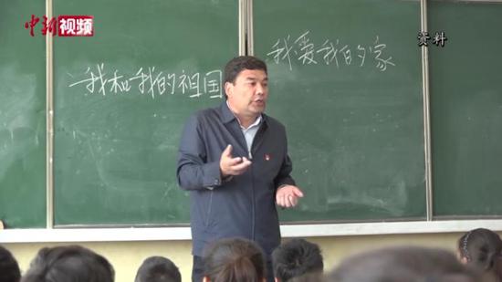 筑梦师者”库尔班·尼亚孜：普及国家通用语言让新疆乡村学子飞得更高