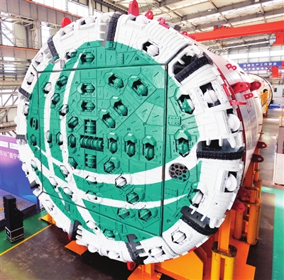 超大规格盾构机在中铁装备天津公司下线