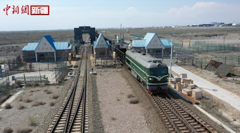 新疆霍爾果斯口岸進口鐵礦產品8.8萬噸 
