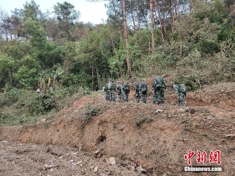 3月21日14时38分许,东方航空公司mu5735航班执行昆明—广州任务时,在