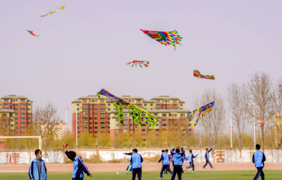 箏舞藍天 放飛夢想 尉犁縣第一中學舉辦第二屆風箏大賽