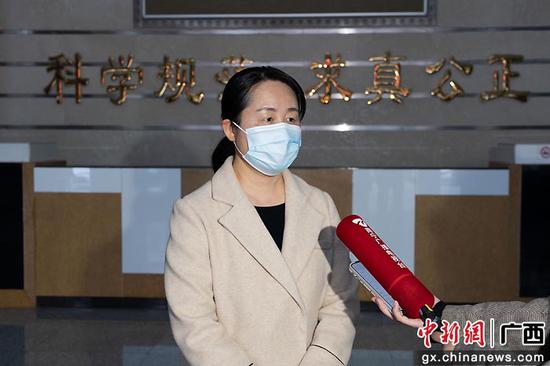 广西壮族自治区疾病预防控制中心结核病防制所所长、主任医师梁大斌接受媒体采访。