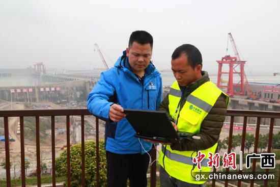 广西移动网络建设技术人员开展大藤峡5G网络保障工作。区弘哲 摄