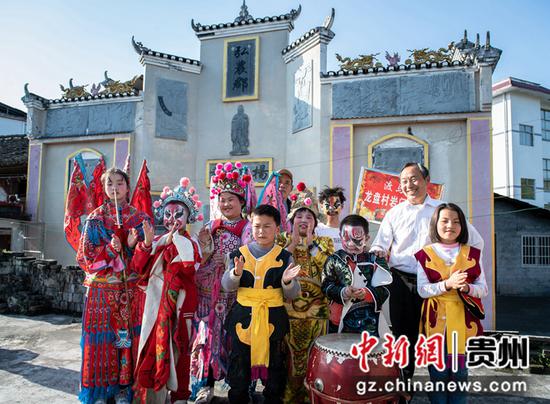 2022年4月，岩门村少年侗戏班学员合影。