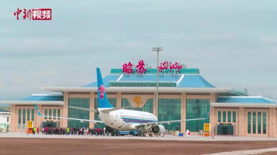 新疆首個高原機場通航