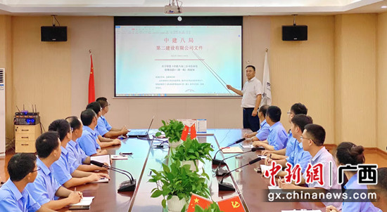 郑风彪给项目建设团队授课 中建八局二公司供图