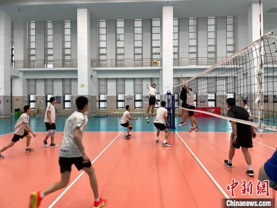 图为天津青年男排正在进行日常训练　天津市排球运动管理中心供图