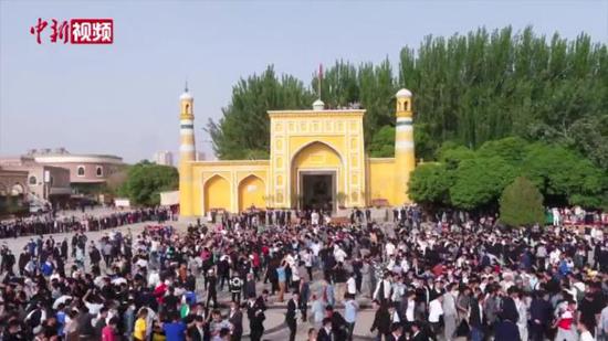 新疆民众欢度肉孜节