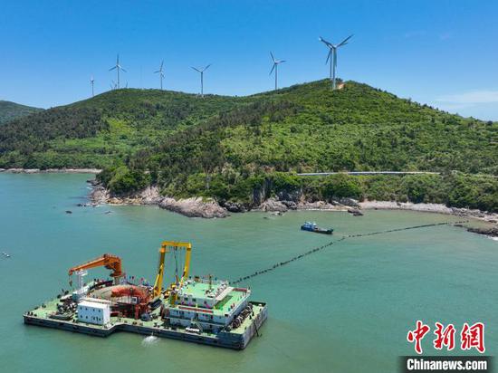 全球首條35千伏低頻海底電纜在浙江臺州上大