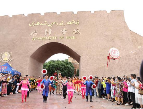 2022年“中國旅游日”喀什主題活動在喀什古城景區啟動。中國喀什網 潘彥云 攝
