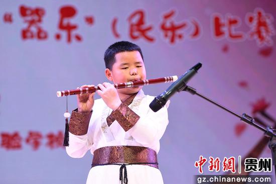 5月24日，贵阳市南明区中小学生首届艺术节--器乐比赛活动现场。