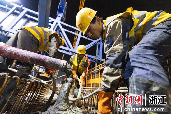 沪苏湖铁路湖州段项目施工现场 伊凡供图