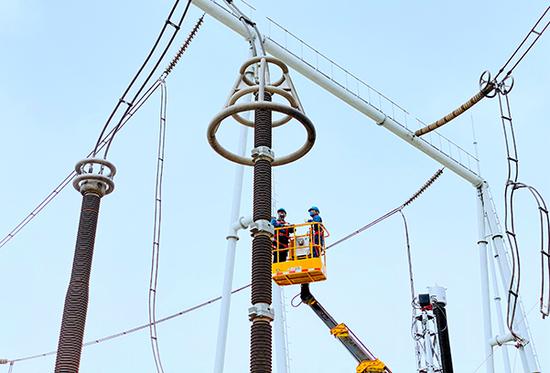 超高壓分公司：新疆第一座750千伏變電站開啟年度檢修