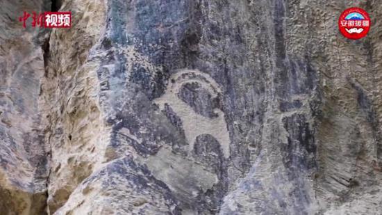 古代和田牧民巖壁作畫 山羊角清晰可辨