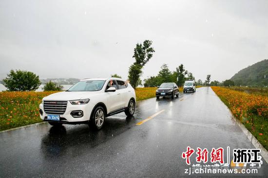 建德市新安江自驾游车队。浙江省旅游协会自驾游与房车露营分会供图