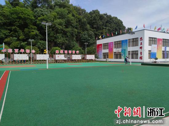 朱王村体育广场。 傅飞扬 摄