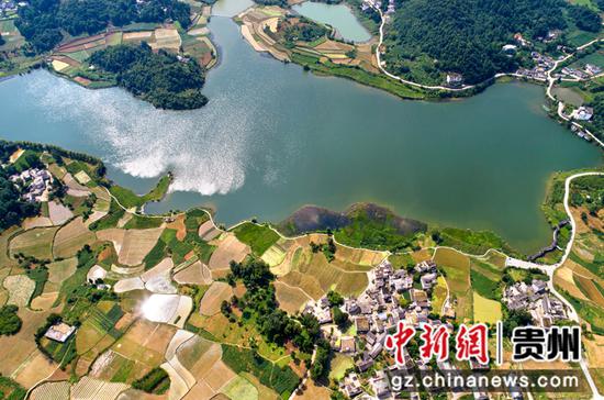 2022年6月21日拍摄的贵州省黔西市绿化白族彝族乡大海子村（无人机照片）。