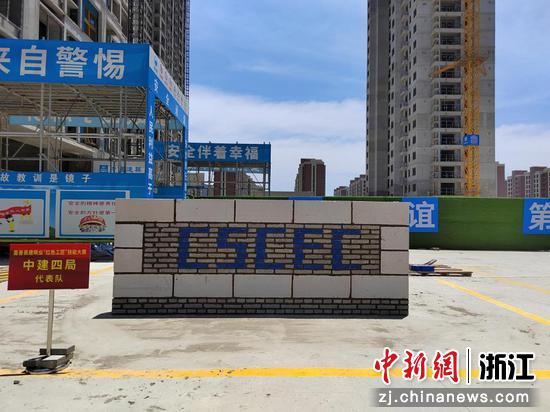 中国建筑第四工程局有限公司砌筑组代表队作品。 袁笑静 摄
