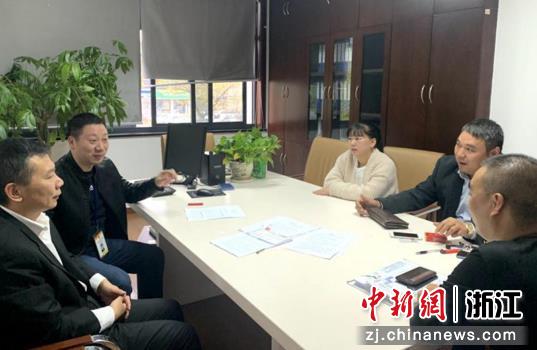 衢州市一起32家KTV歌厅歌曲侵权案件调解现场。 崔振武 供图