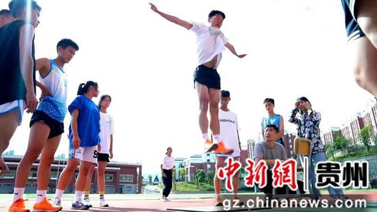 贵州省体育局组织专家组到盘州市开展优秀竞技后备人才“选星”工作