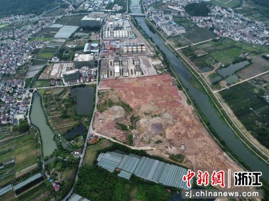 浙江金华东阳市，拆除的工业用地将用于一个20亿元制造业项目落地。  朱加业 摄