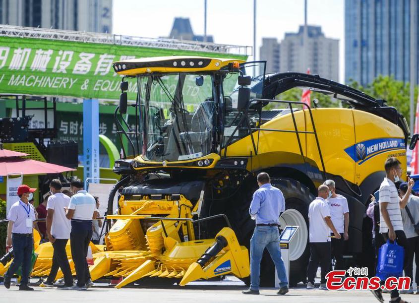 An agricultural machinery is on display at the 2022 Agricultural Machinery Expo in Urumqi, northwest China's Xinjiang Uyghur Autonomous Region, July 3, 2022. (Photo: China News Service/Liu Xin)
