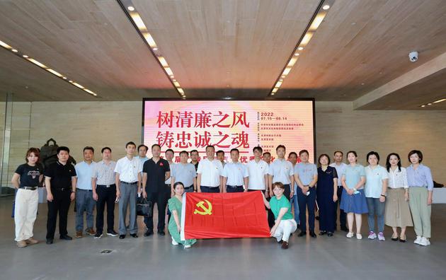  7月15日，天津市第五届“清风正气”优秀文化作品展在天津美术馆开幕。