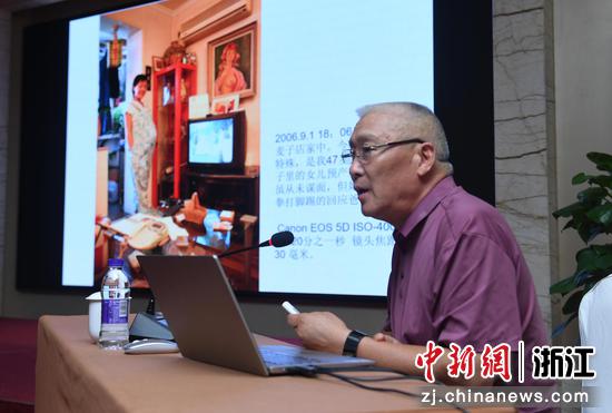 中华文明摄影家联盟秘书长、中国摄影金像奖获得者郭建设讲述《我的女儿》。 王刚 摄