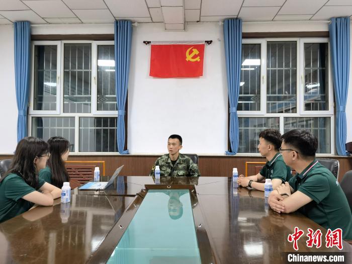 清華大學武裝部與武警兵團總隊執勤第五支隊聯合開展主題實踐活動