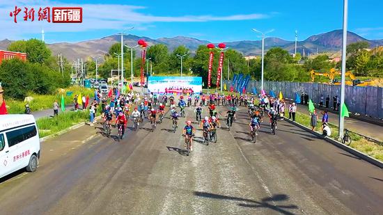 2022年阿勒泰首届“雪都杯”全疆山地自行车越野邀请赛开赛