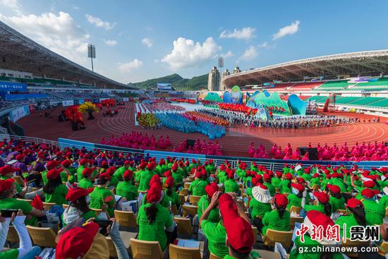 贵州省第十一届运动会开幕式。唐哲 摄