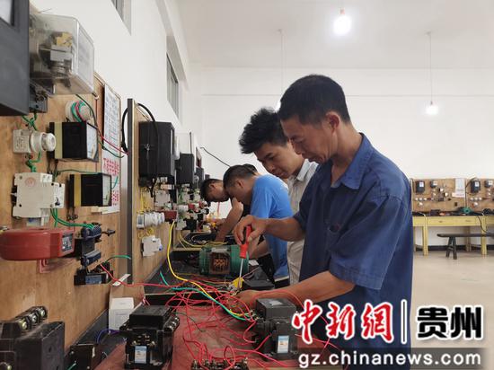 贵州福泉：培训“一村一电工” 实现一人一技能