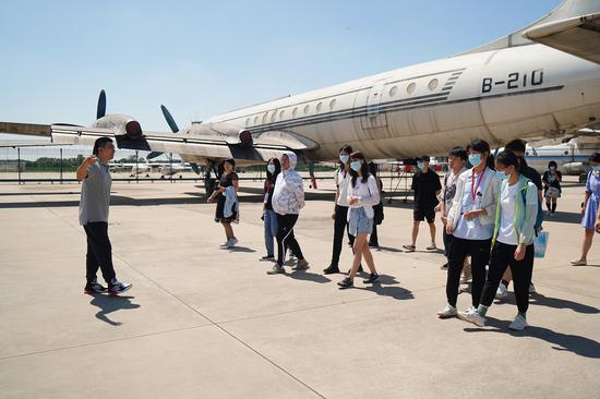 台胞青年在中国民航大学参观 。天津市台联供图