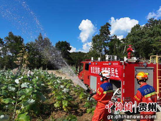贵州消防奋战抗旱送水一线 累计送水9210吨